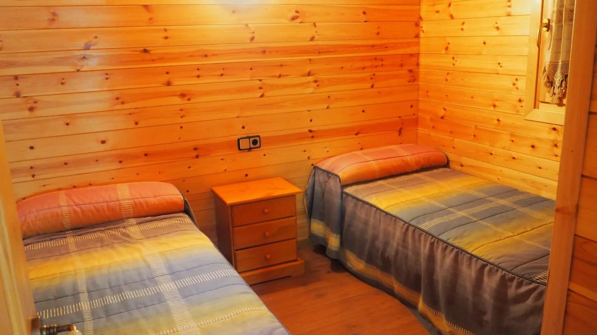 Camping Prado Verde Vilamos 2*,  Spain