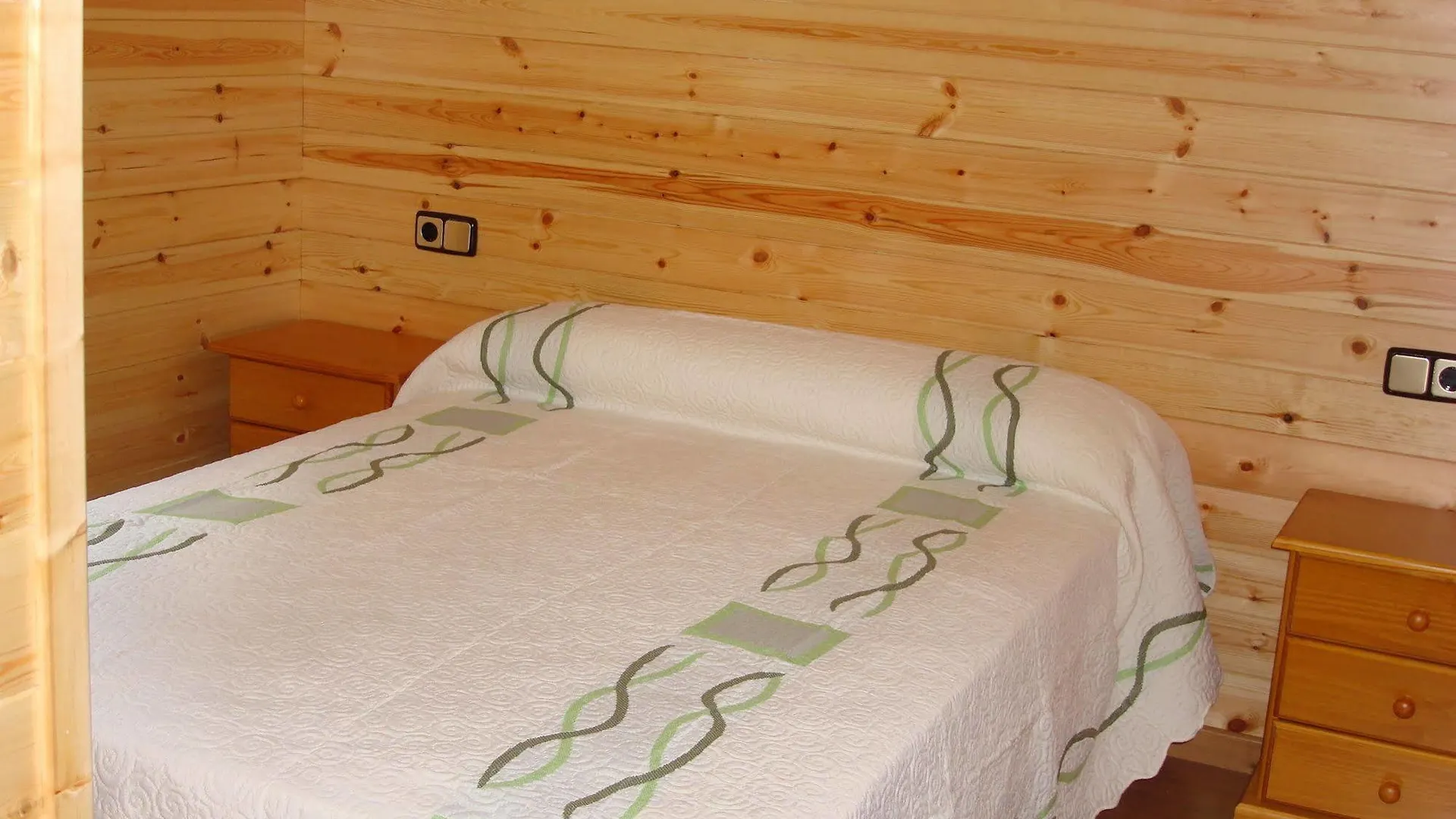 Camping Prado Verde Vilamos 2*,  Spain